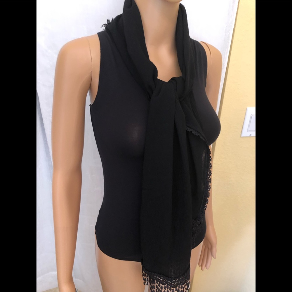 ☂️SALE☂️Black gauzy scarf/shoulder wrap